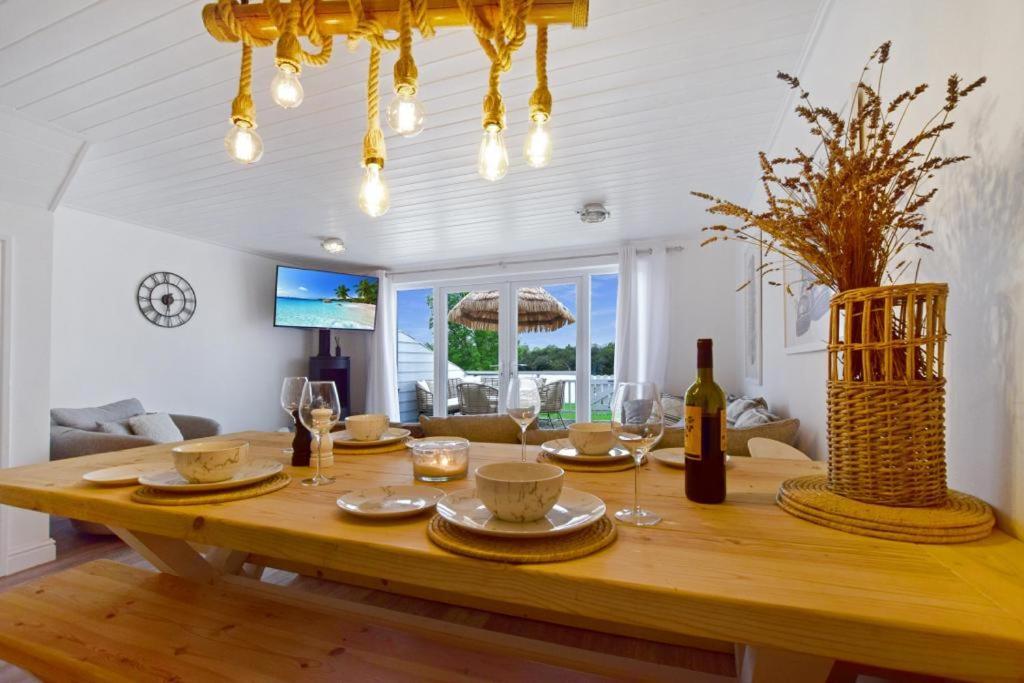 Luxury Lodge In The Heart Of The Cotswolds 시런세스터 외부 사진
