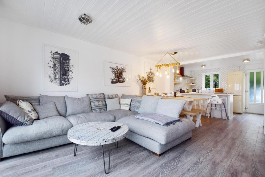 Luxury Lodge In The Heart Of The Cotswolds 시런세스터 외부 사진